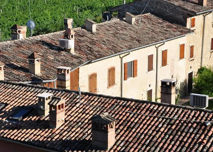 In Carlotte Mit Eigenem Garten By Interhome * ラツィーゼ